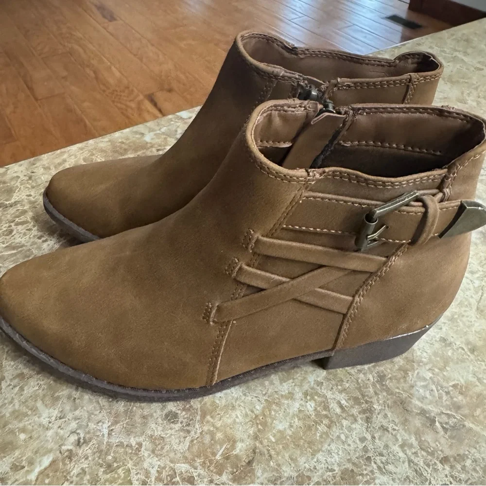 Kohls Ankle Boots Booties Girls Size 4 Brown Cognac Side Buckle Side Zip